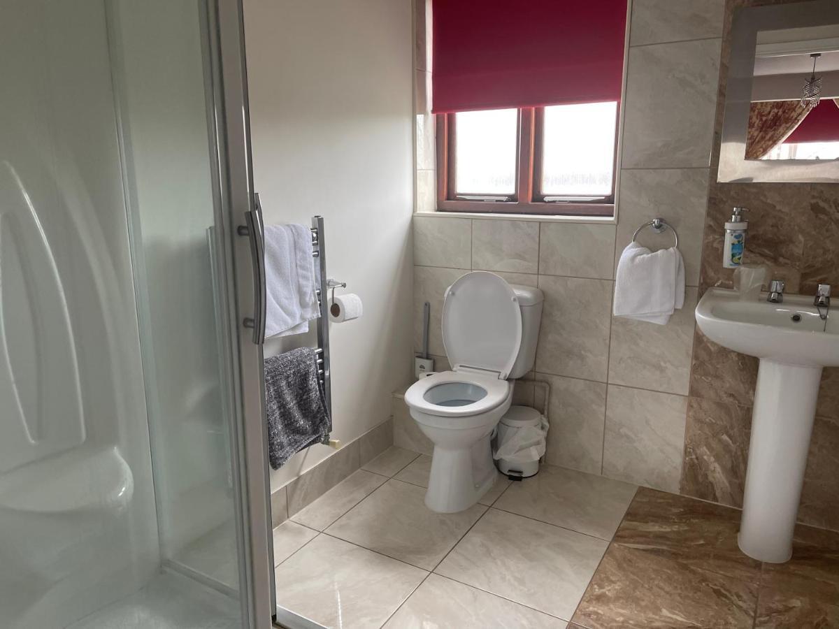Brewery Farm House Bed & Breakfast Swindon Esterno foto