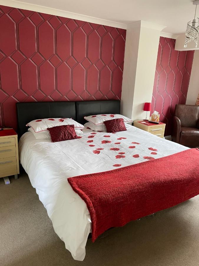 Brewery Farm House Bed & Breakfast Swindon Esterno foto