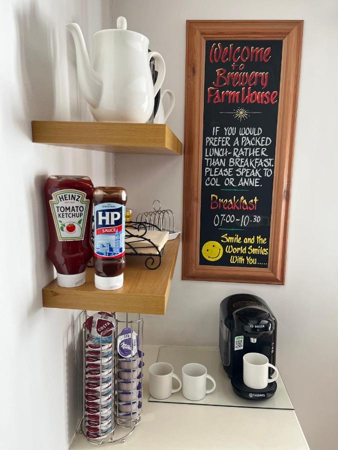 Brewery Farm House Bed & Breakfast Swindon Esterno foto